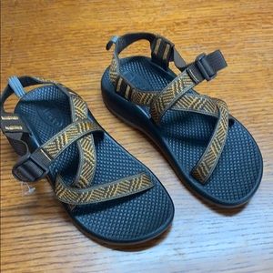boys chacos